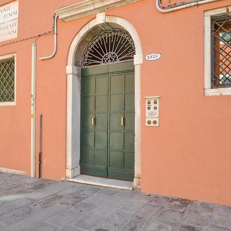 Stunning Apartment In Venezia With Kitchenette Eksteriør bilde